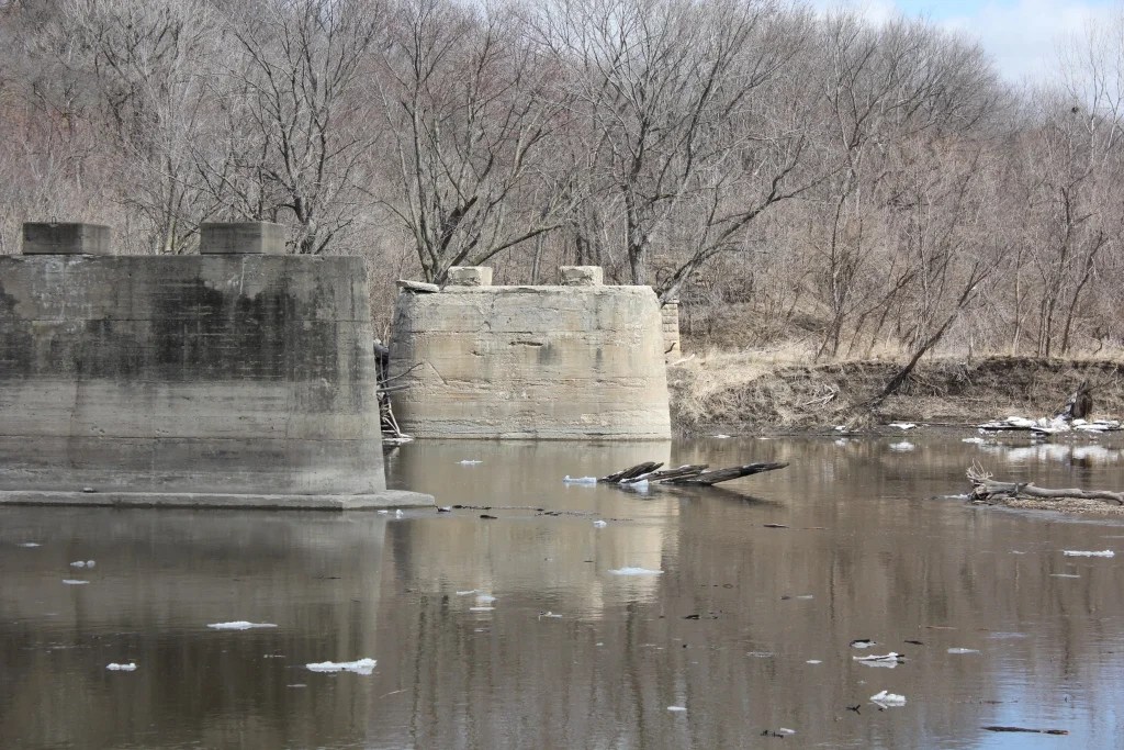 Moingona Railroad Bridge